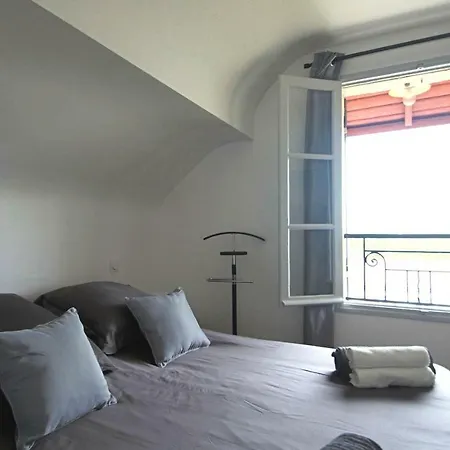 Studio Situe A 250m Hopital 1km Hyper Centre Apartment *